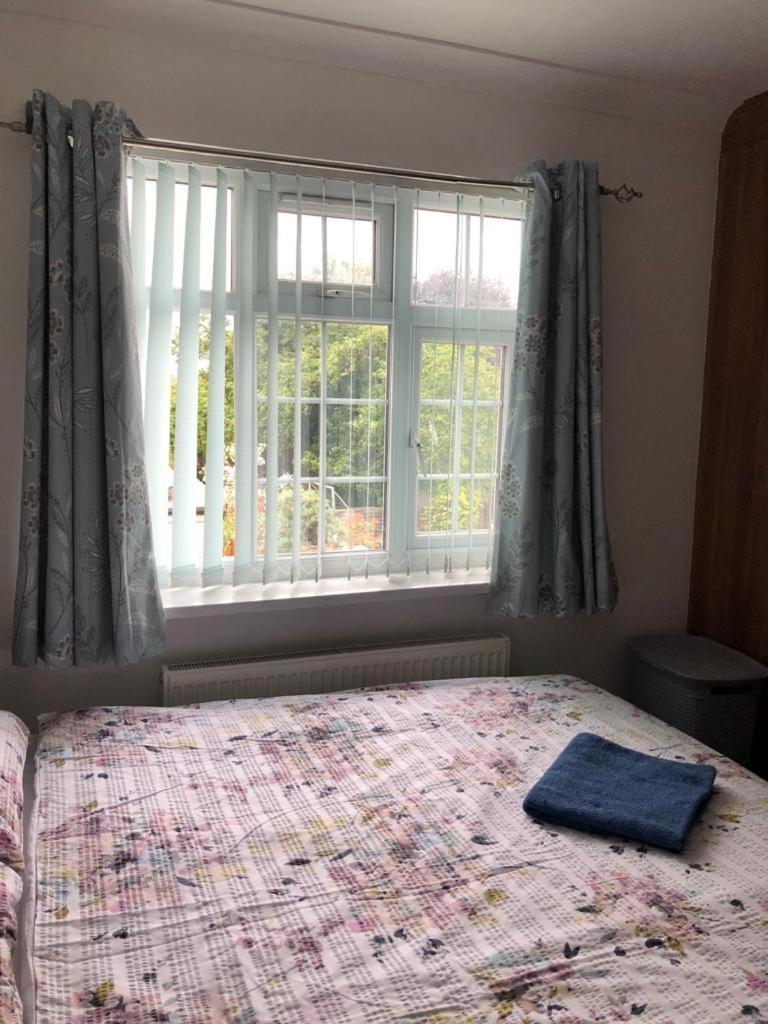 Appartement House à Hounslow Extérieur photo
